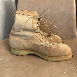 Vibram beige work combat lace up US military boots size 10.5